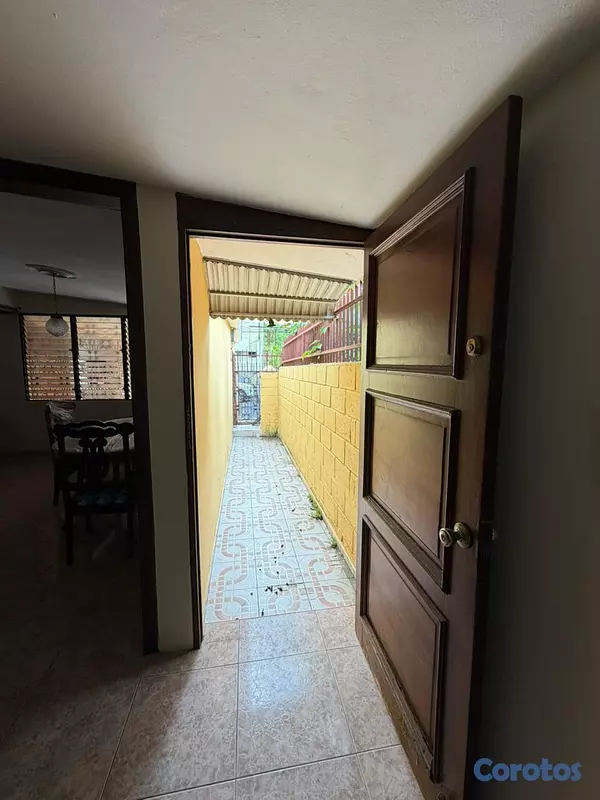 oficinas y locales comerciales - Casa en Jardines Metropolitanos ideal para negocio 13