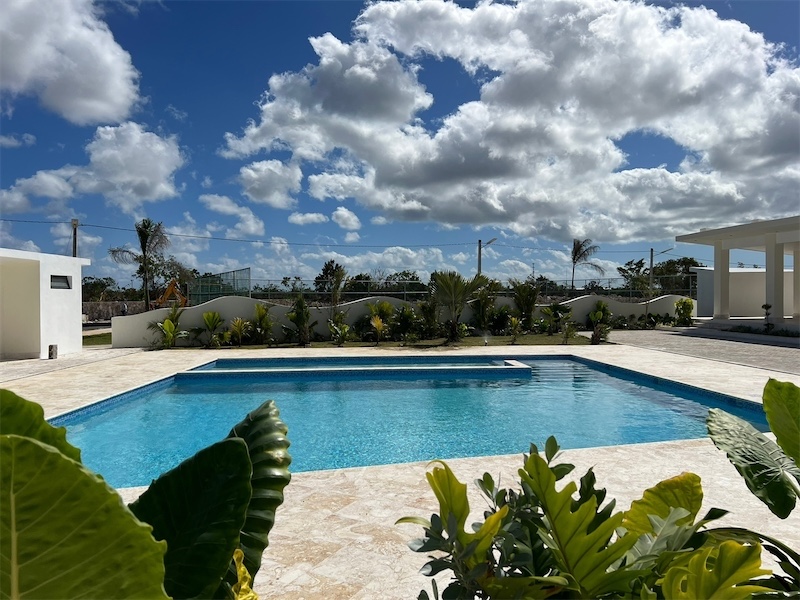 casas vacacionales y villas - Venta de Villa en Bavaro punta cana con piscina zona turística 4