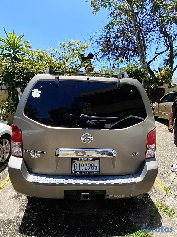 jeepetas y camionetas - Nissan Pathfinder 2005 Marron Version Se 7