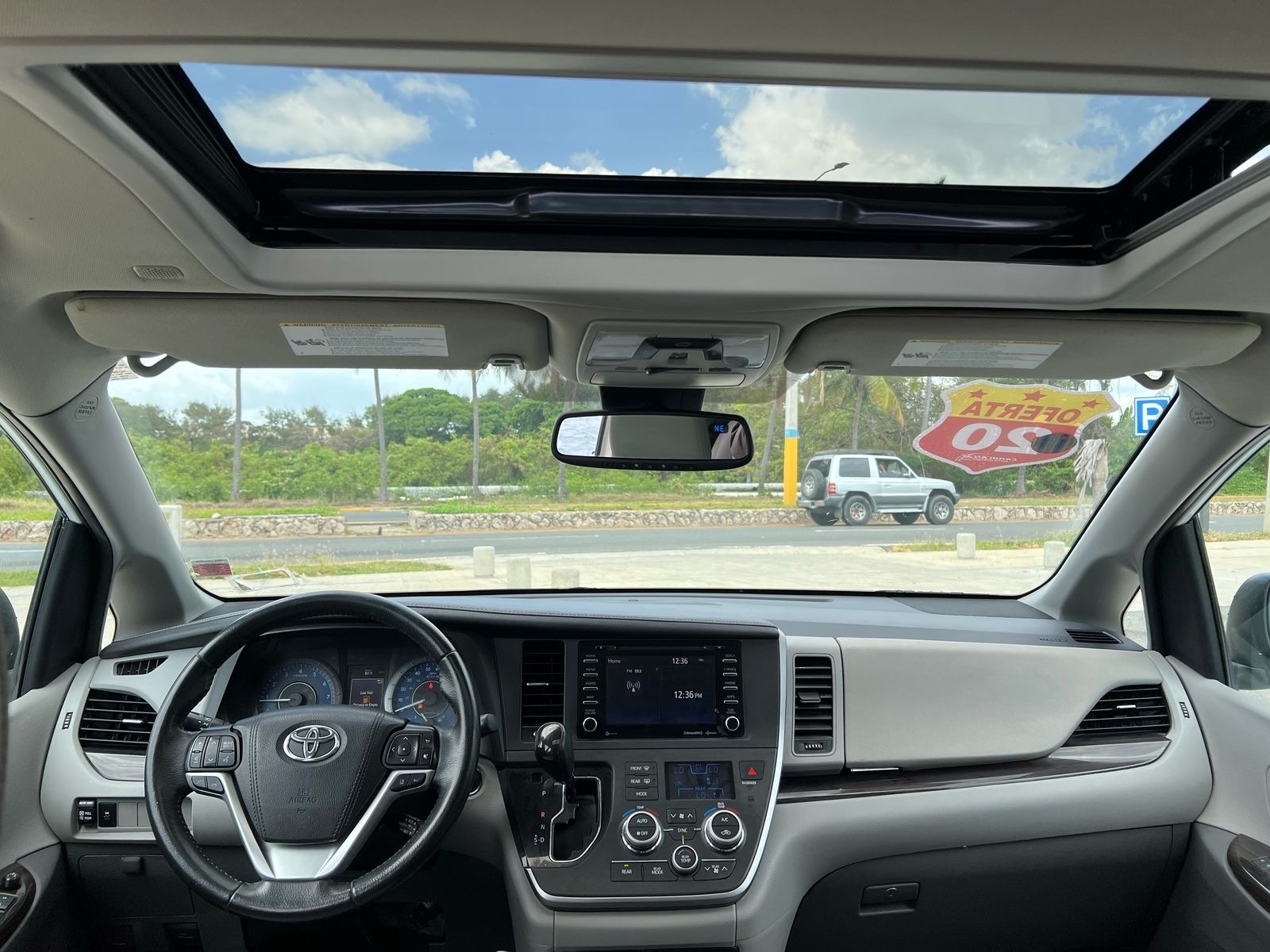 jeepetas y camionetas - TOYOTA SIENNA XLE 2020 FULL SUNROOF, PUSH BOTTON! COMPUERTA ELÉCTRICA & MÁS! 8
