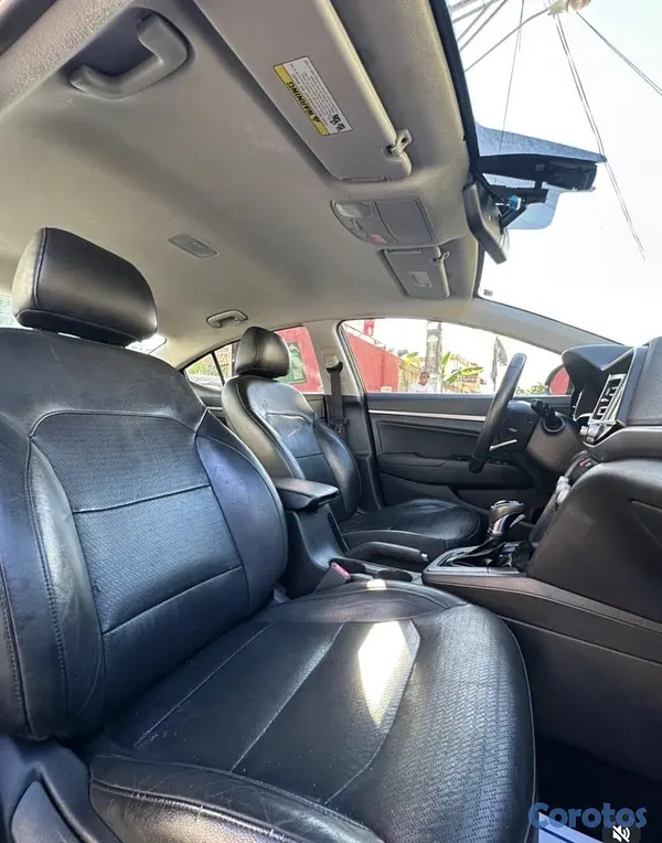 carros - Hyundai Elantra Limited 2020 8