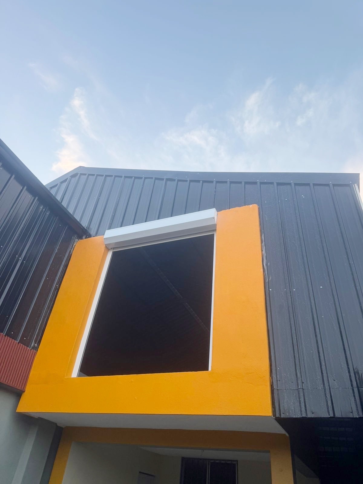 oficinas y locales comerciales - Alquiler local tipo Nave en Alma Rosa 5
