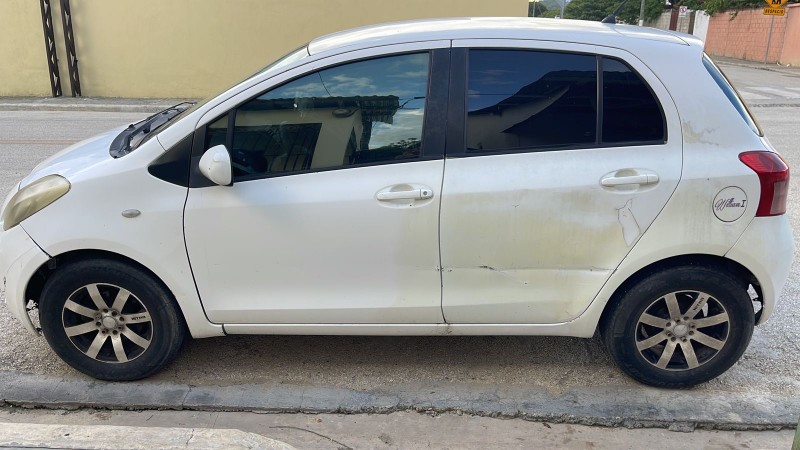 carros - Toyota vitz 2005 1