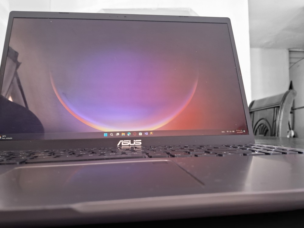 computadoras y laptops - LAPTOP ASUS VIVOBOOK 15