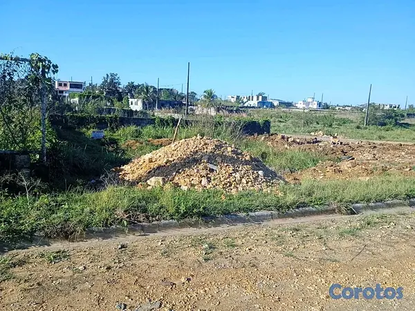 solares y terrenos - Vendo solar tipo esquina  2