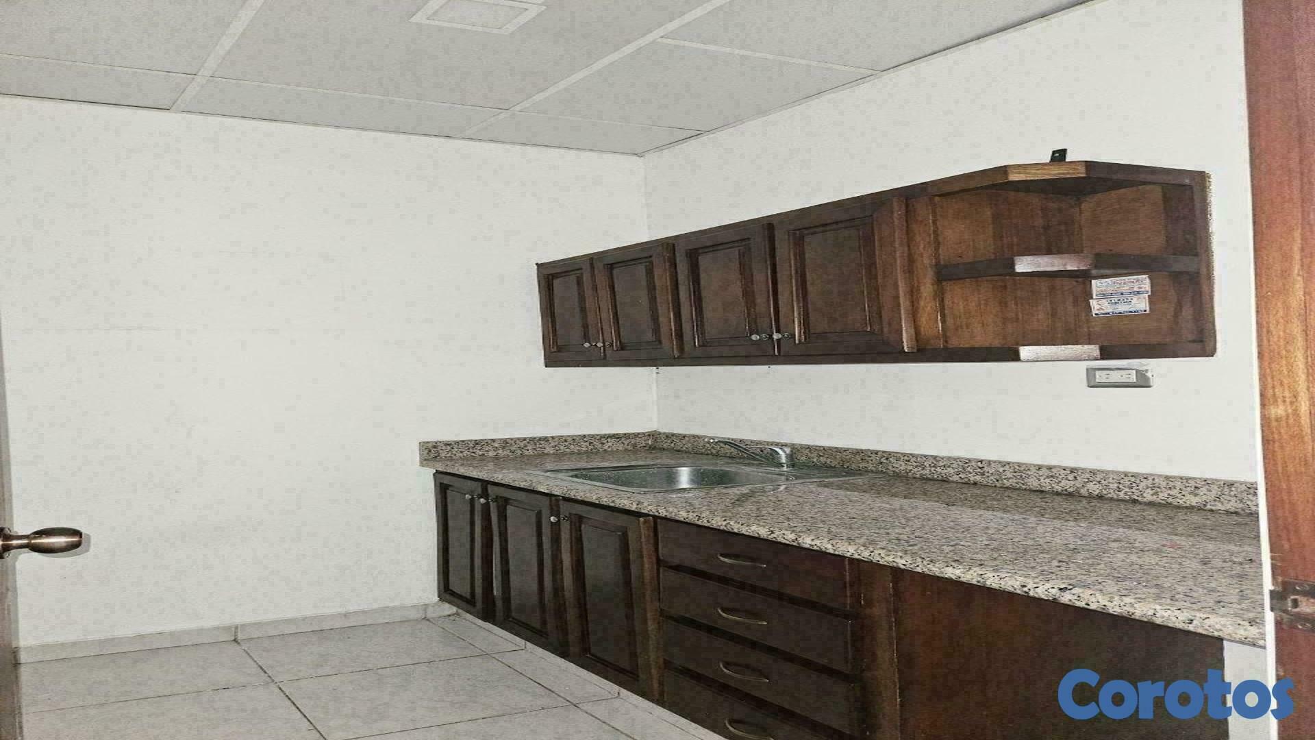 oficinas y locales comerciales - Oficina en alquiler en Evaristo Morales 9