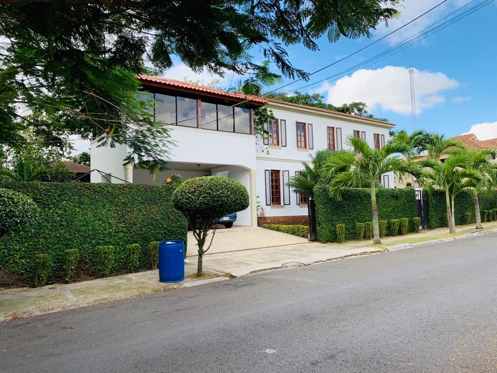 casas - Hermosa Mansion de Venta en Cerros de Gurabo