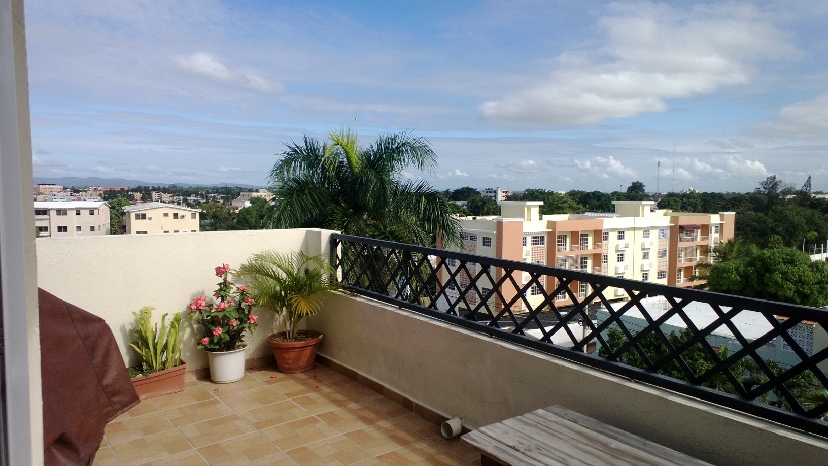apartamentos - Apartamento En Alquiler En Villa Marina Con Terraza 4to Piso Con Escaleras