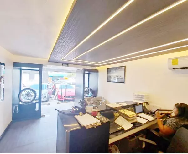 oficinas y locales comerciales - Local céntrico y comercial  5