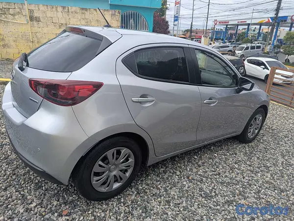 carros - Mazda 2 2020 5