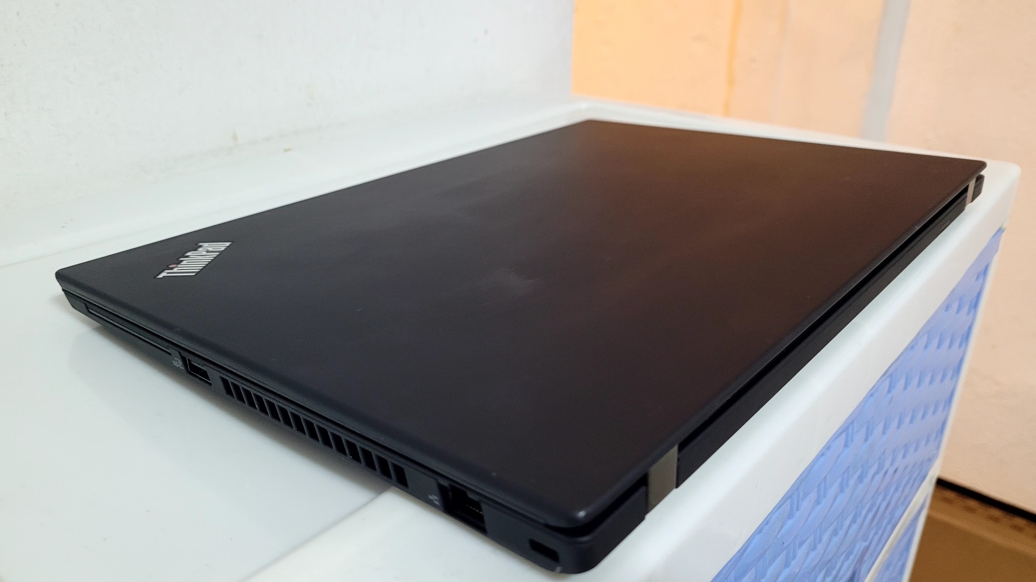 computadoras y laptops - Lenovo Slim T490 14 Pulg Core i5 10th Gen Ram 16gb ddr4 Disco m2 Video 8gb New 2