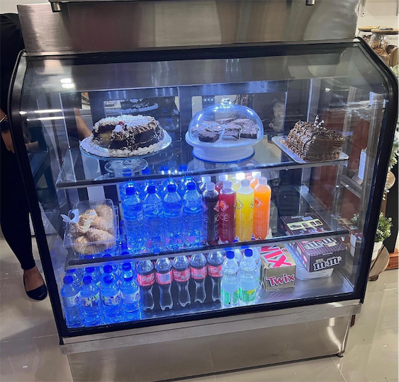 servicios profesionales - Vitrina Fría ❄️ 🎂 43” de Fábrica 8
