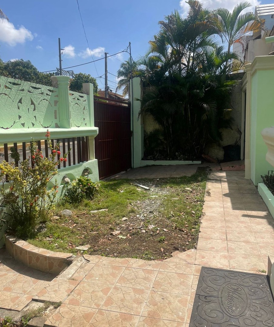 casas - VENDO CASA EN VISTA HERMOSA DE OPORTUNIDAD  3
