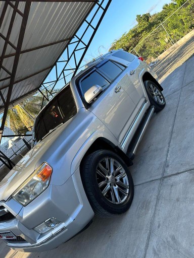 jeepetas y camionetas - Toyota 4runner limited 2010