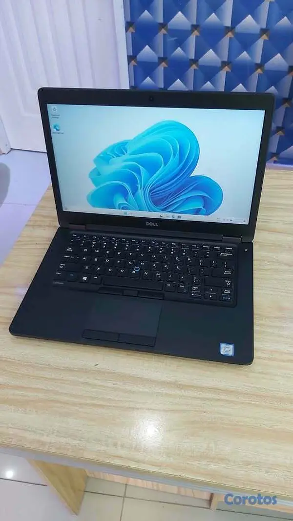 computadoras y laptops - Laptop Dell Latitude 5480 Intel Core i7 de 7ma Gen 2