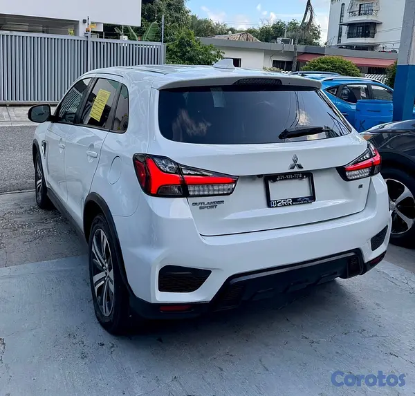 jeepetas y camionetas - Mitsubishi Outlander SE 2020 5