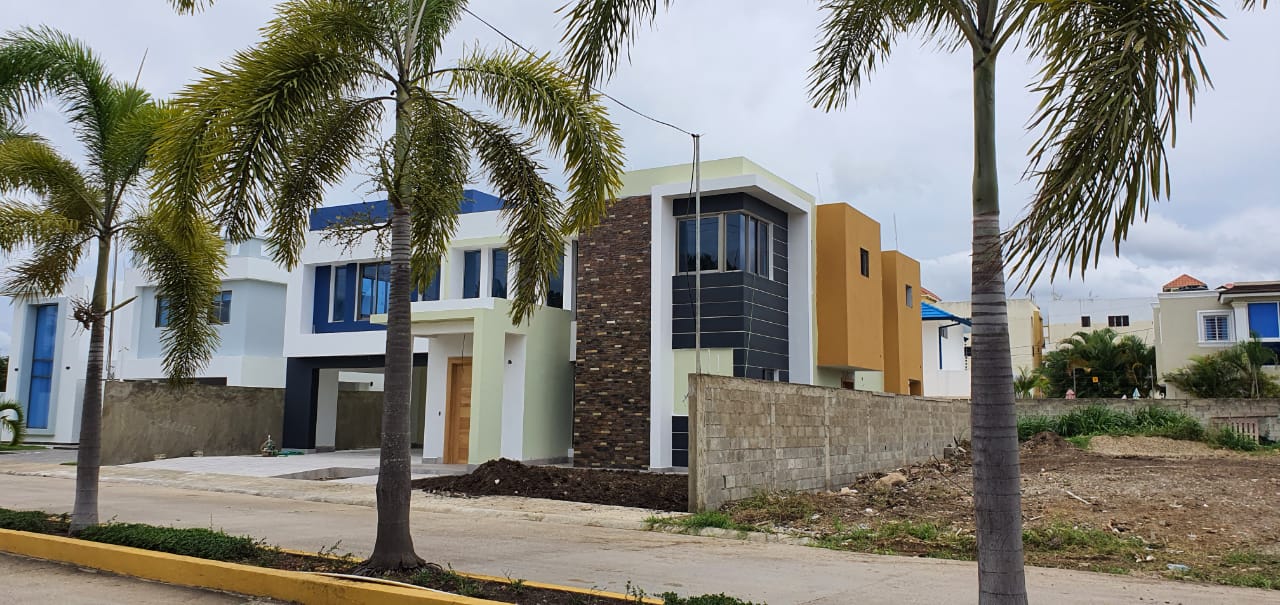 casas - ESPACIOSA CASA EN VENTA. 8