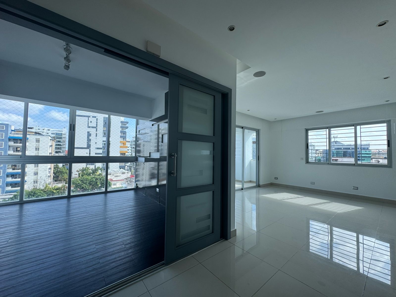 apartamentos - Apto Alquiler En Naco 6-A 210 metros con 3 habitac 3