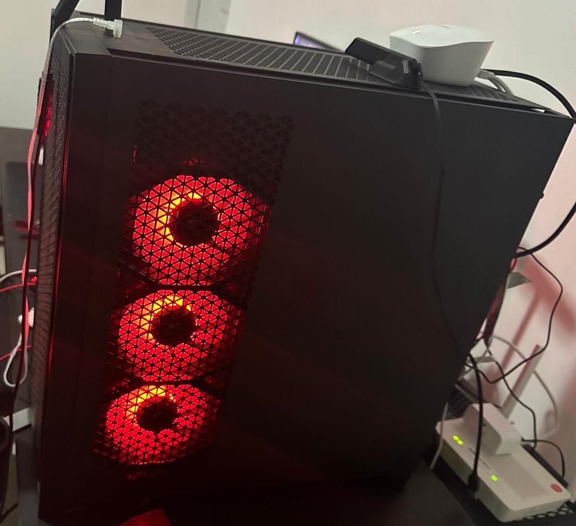 computadoras y laptops - Se vende PC Gamer armada en Junio 2024 3