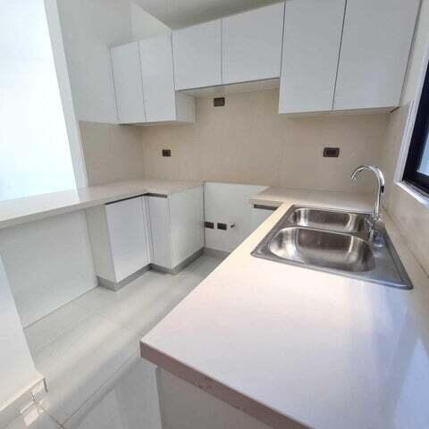 apartamentos - Apartamento en venta #24-177 de 3 hab, cuarto de servicio, balcón, gimnasio. 2