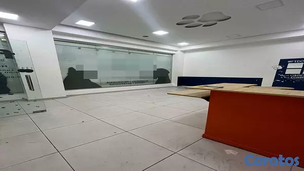 oficinas y locales comerciales - Local Comercial en alquiler en Plaza comercial ubicado en las Praderas 6