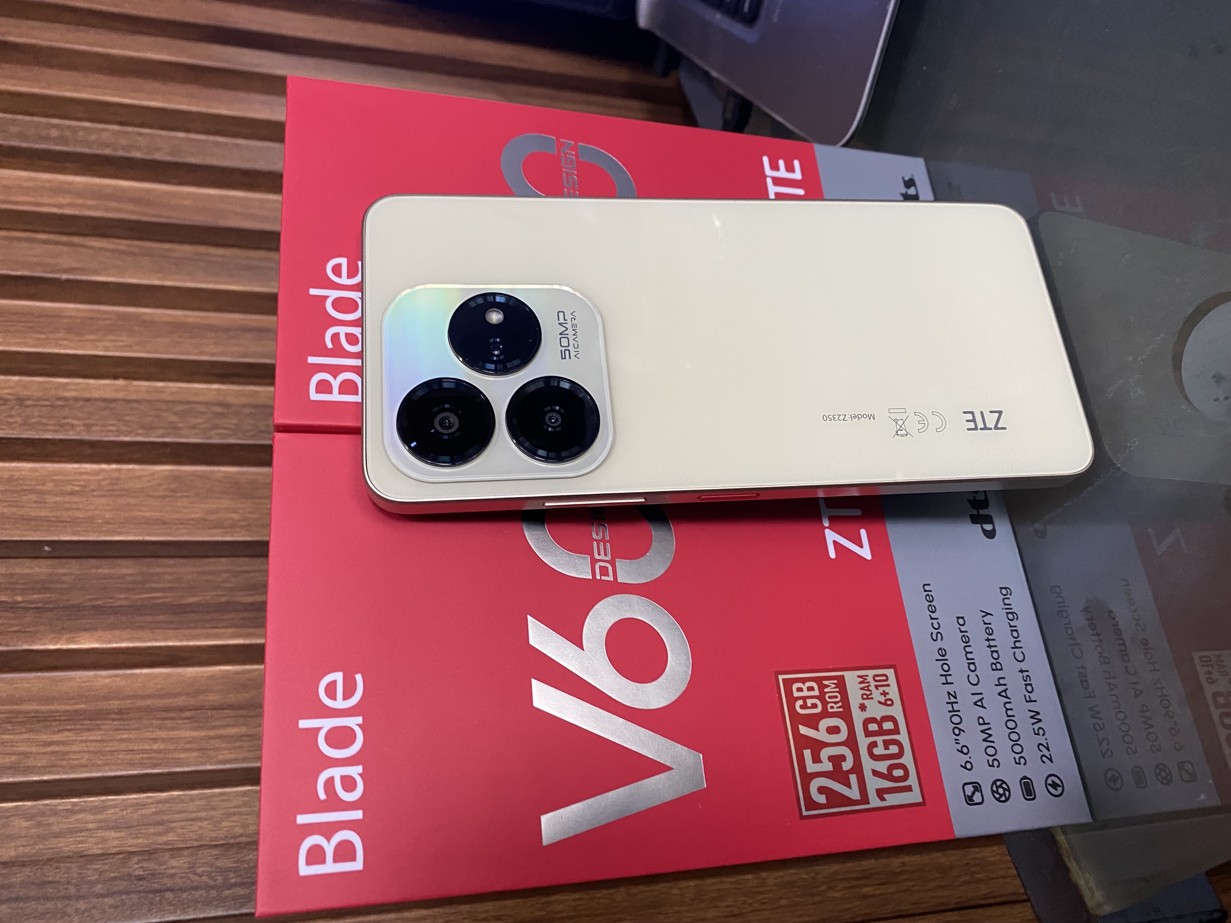 celulares y tabletas - V60 ZTE 256GB  3