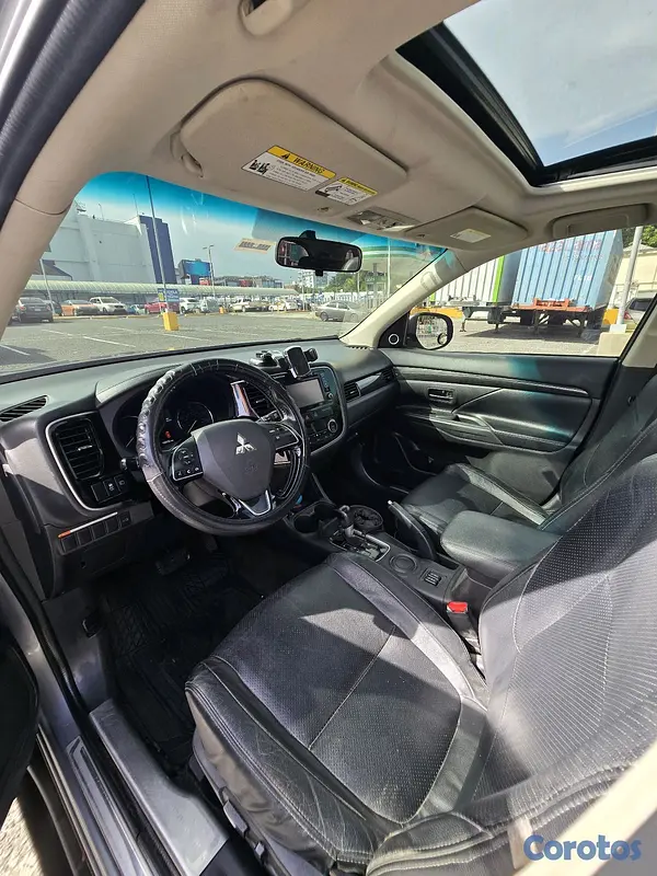 jeepetas y camionetas - Mitsubishi outlander  10