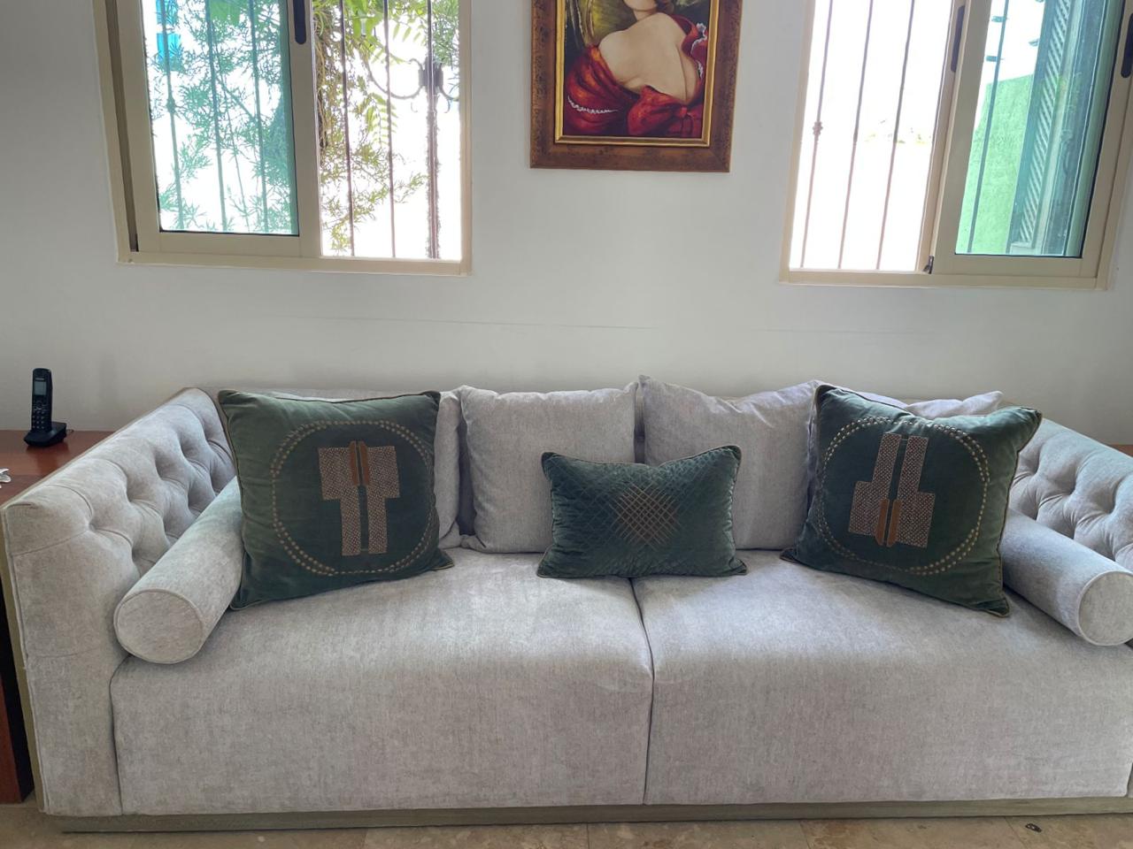 muebles y colchones - Sofa moderno y en excelente estado
