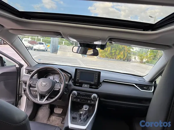 jeepetas y camionetas - Toyota Ra4 XLE Premium 2021 9