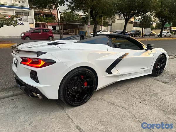 jeepetas y camionetas - Chevrolet Corvette Stingrey 3LT Convertible año 2023 3