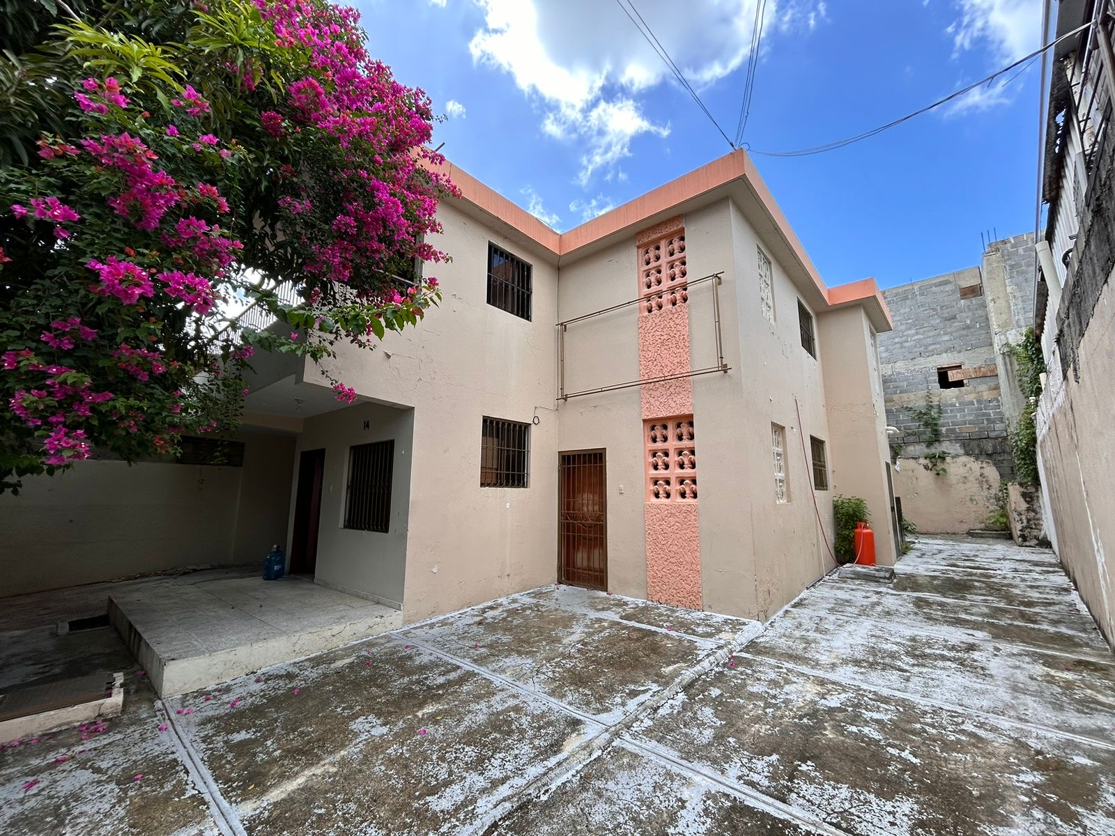 casas - Ensanche Quisqueya Venta de casa de 2 niveles, ubi 6