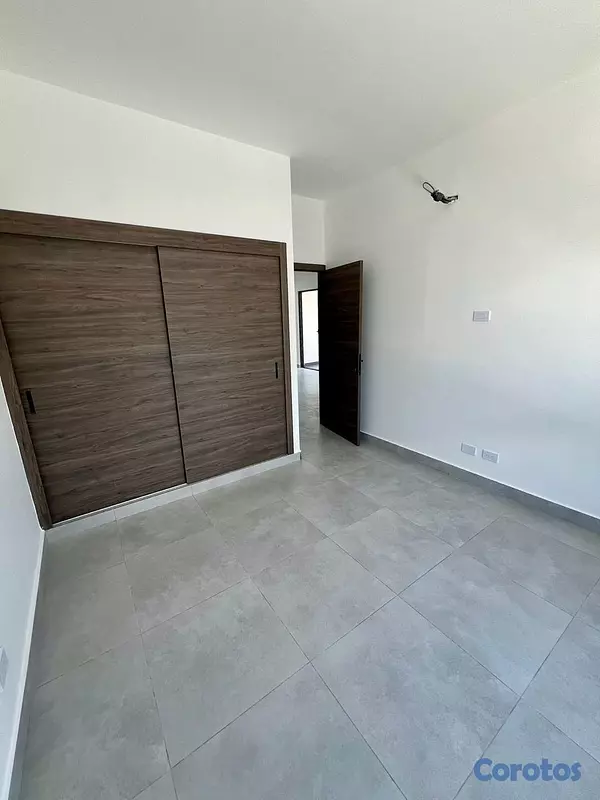 apartamentos - RENACIMIENTO LUJOSA TORRE CON UNA UBICACION ESTRATEGICA, BIEN DISTRIBUIDO ALQUIL 7