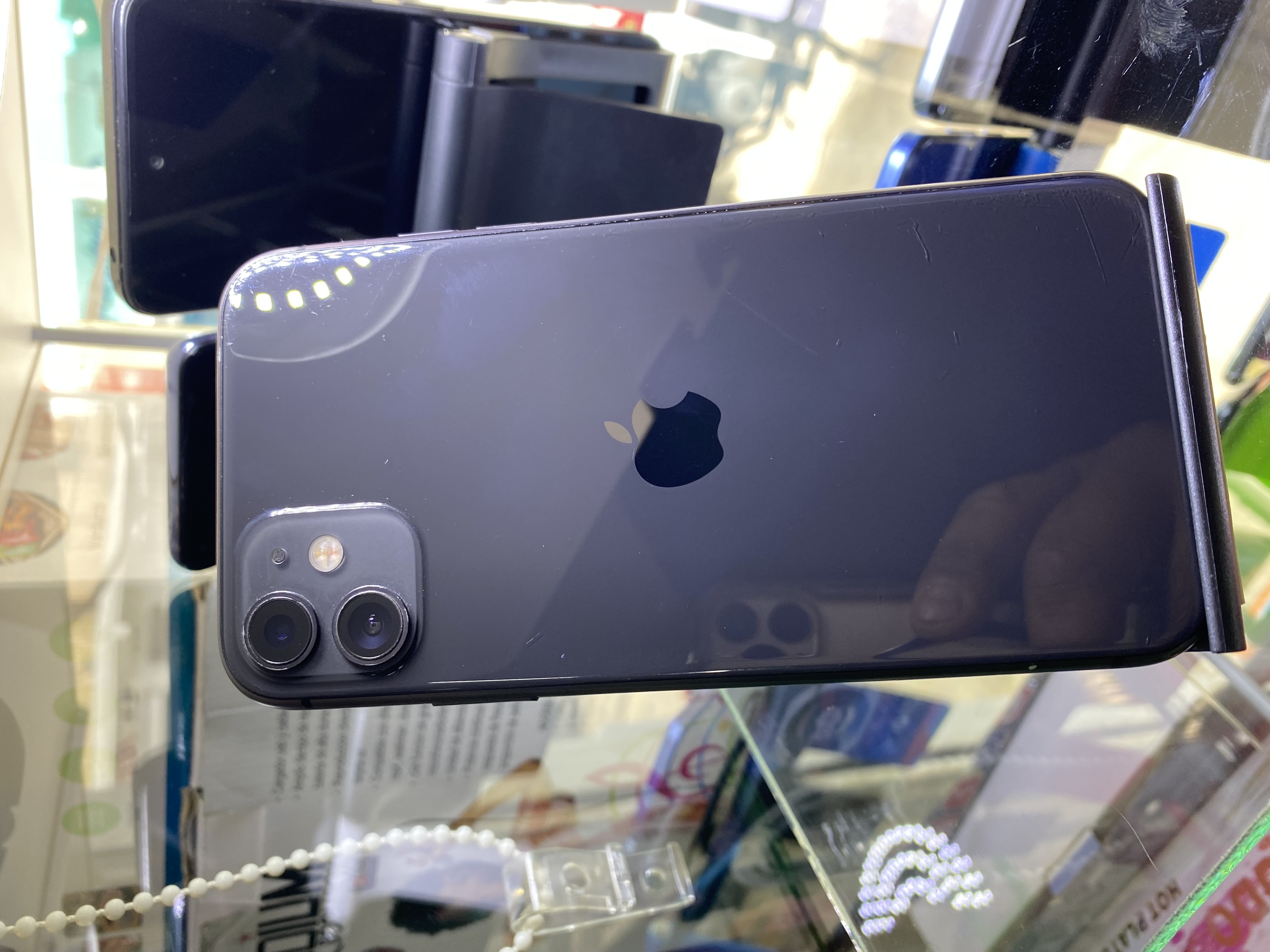celulares y tabletas - iPhone 11 64GB  0