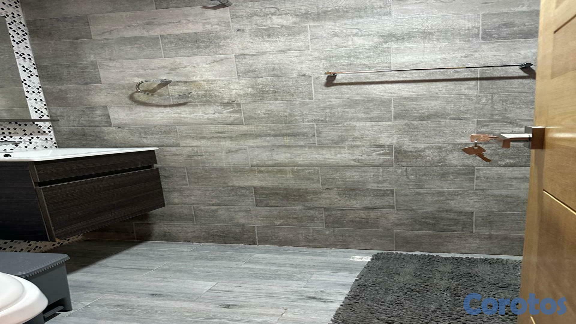 apartamentos - Venta de apartamento de oportunidad remodelado en la castellana 9