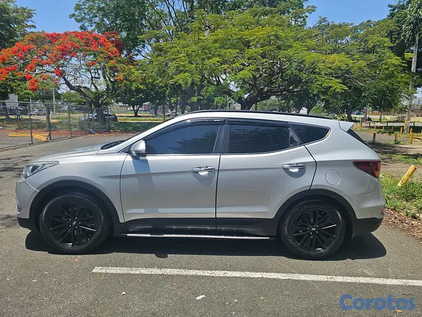 jeepetas y camionetas - HYUNDAI SANTA FE 2016 5