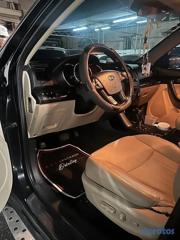 jeepetas y camionetas - Kia Sorento 2013, excelente estado 6