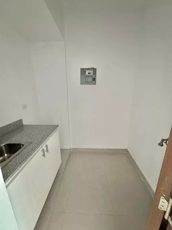 oficinas y locales comerciales - Nuevo en la Julia Alquiler de Local Comercial  5