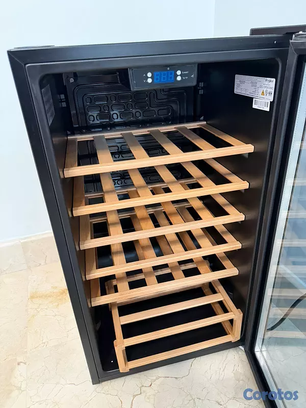 electrodomesticos - Vinera Whirlpool de 33 botellas 4