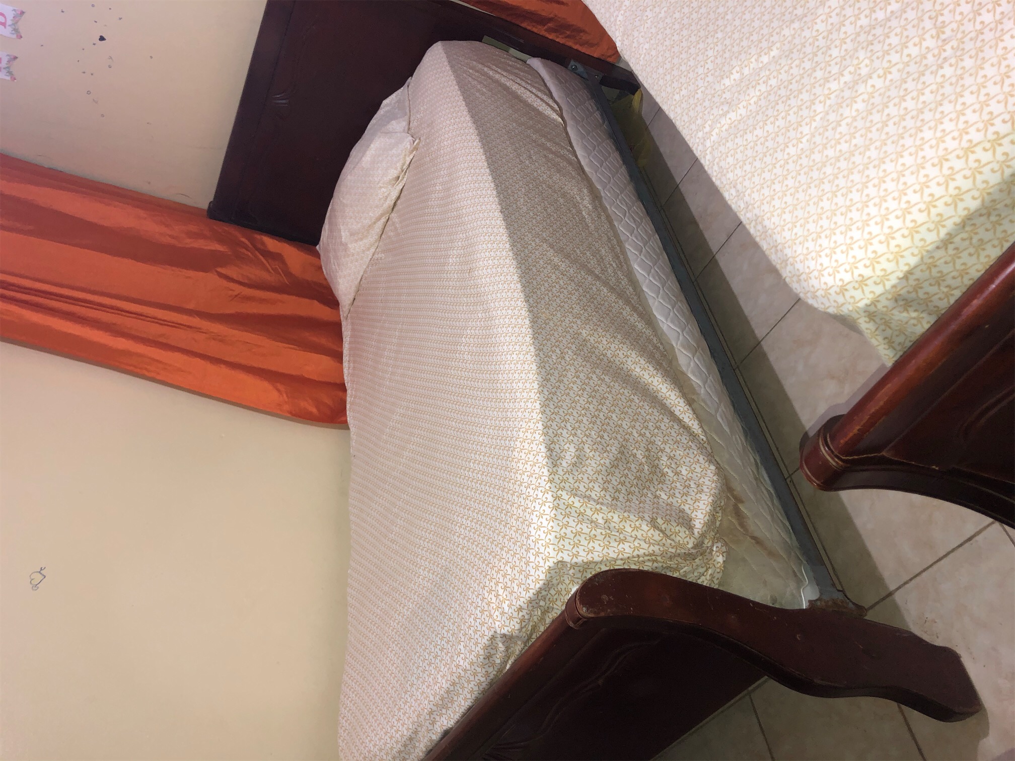 muebles y colchones - Vendo cama twin de caoba con colchon