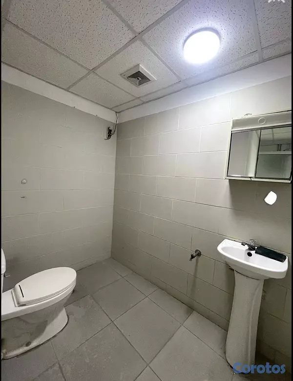 oficinas y locales comerciales - LOCAL COMERCIAL EVARISTO MORALES  3