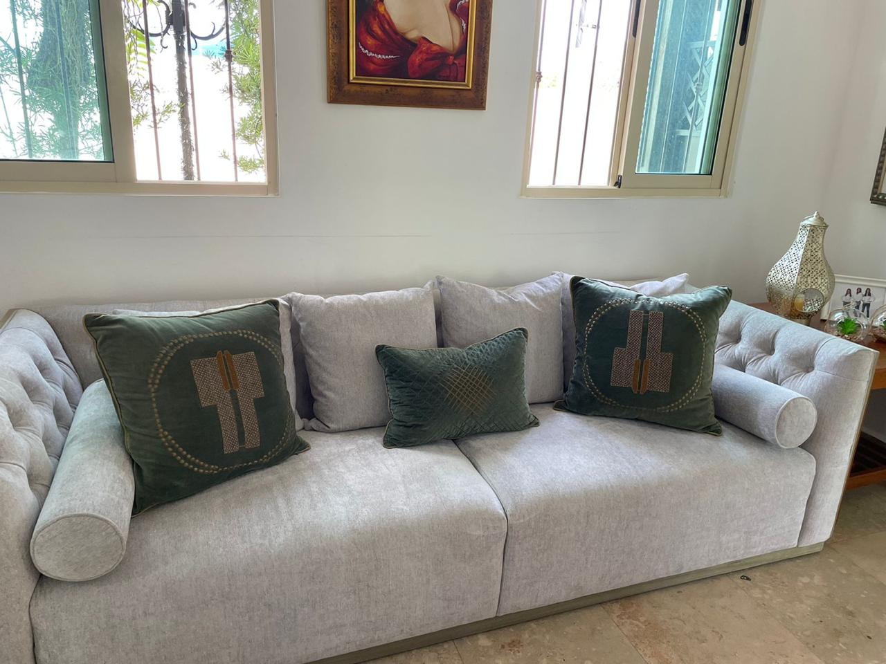 muebles y colchones - Sofa moderno y en excelente estado 1