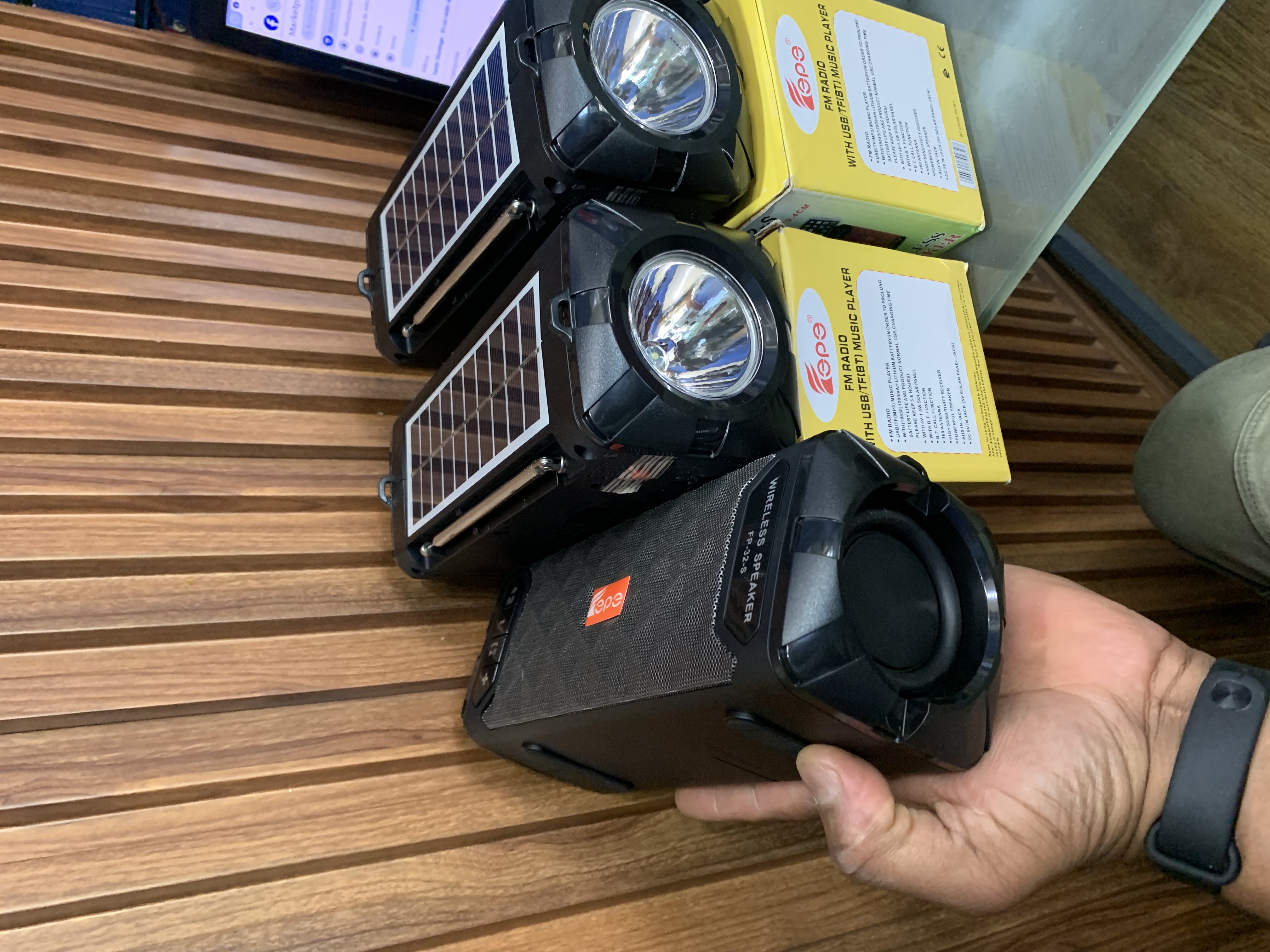 camaras y audio - foco 💡 recargable con radio 📻  8