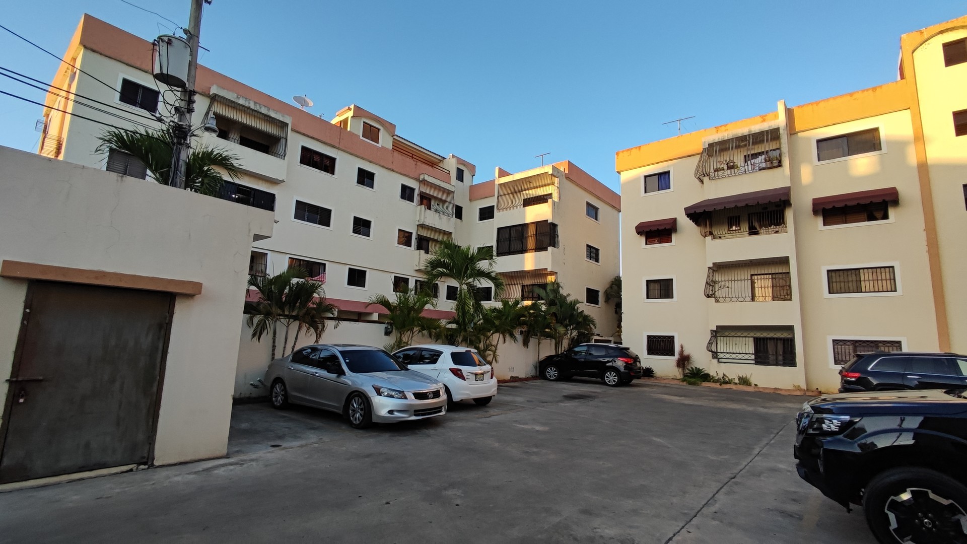 apartamentos - VENDO DE OPORTUNIDAD Apartamento en Urbanización Hazim 6