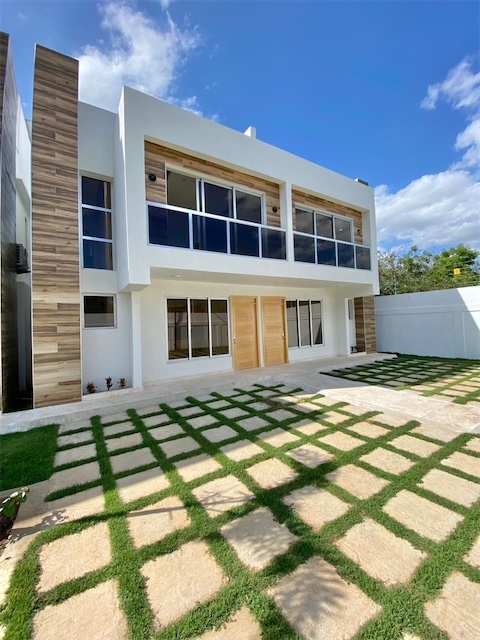 casas vacacionales y villas - Venta de villas tipo townhouse en Juan dolio a 5 minutos de la playa  0