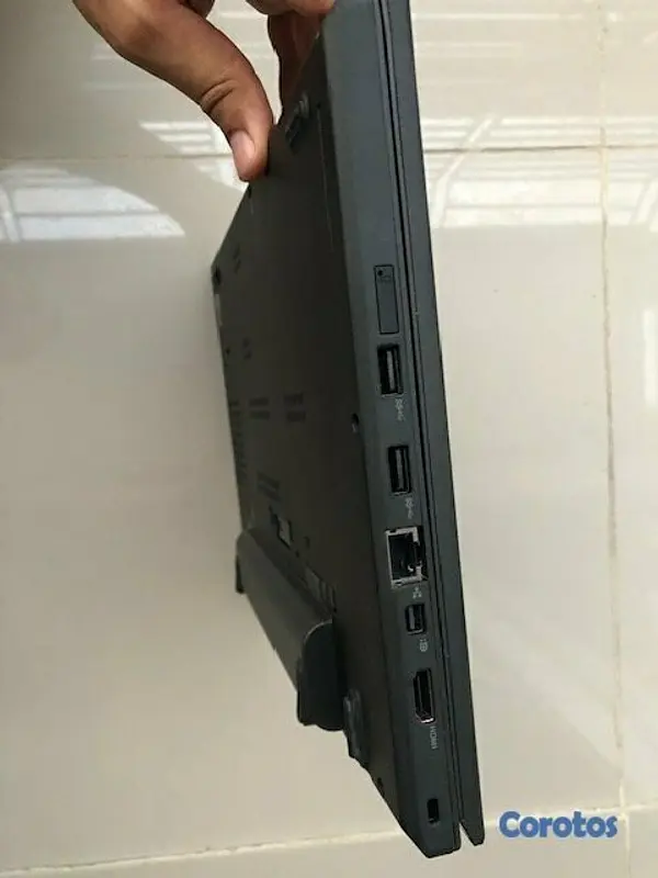 computadoras y laptops - Laptop Lenovo Thinkpad T470 en muy buenas condicio 5