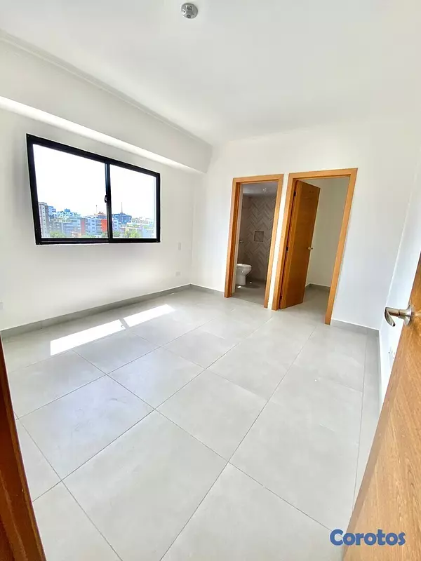 apartamentos - A estrenar iluminado y con concepto abierto en lo más céntrico  4