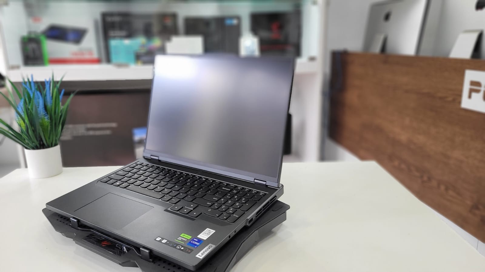 computadoras y laptops - Laptop GAMING LENOVO LEGION 5 PRO i7 RTX 4070 NUEVA + REGALOS!🎁 0