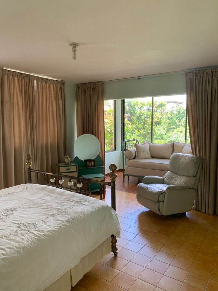 casas - Casa cerca del jardín botánico 0