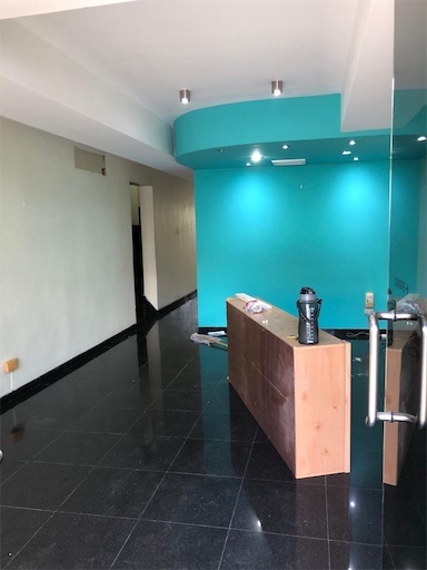 oficinas y locales comerciales - Amplio local en Naco 6