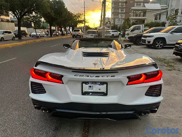 jeepetas y camionetas - Chevrolet Corvette Stingrey 3LT Convertible año 2023 4